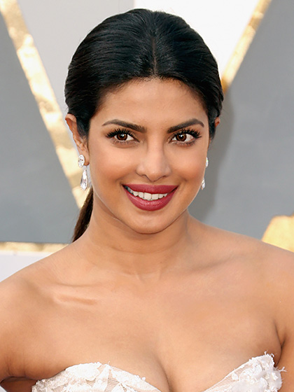 priyanka-chopra-oscars-2016-lipstick